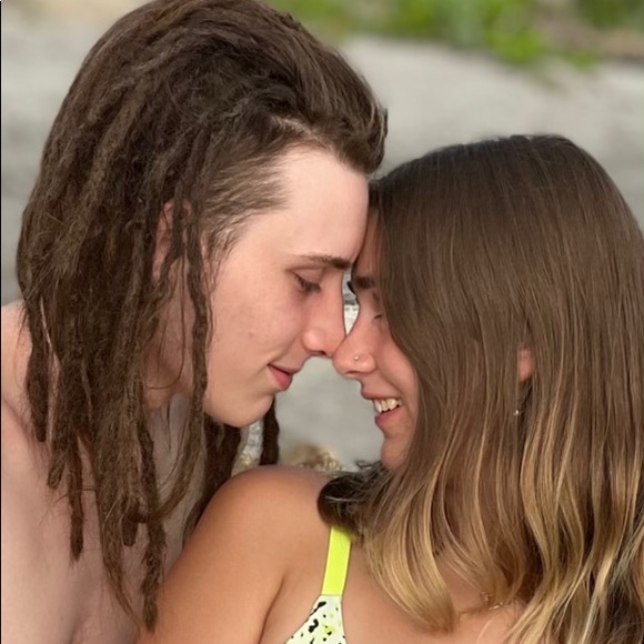 Meet your Posher, Crystal - Picture 3 of 8